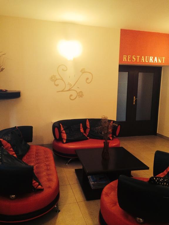 Otelu Rosu Hotel Fiama מראה חיצוני תמונה